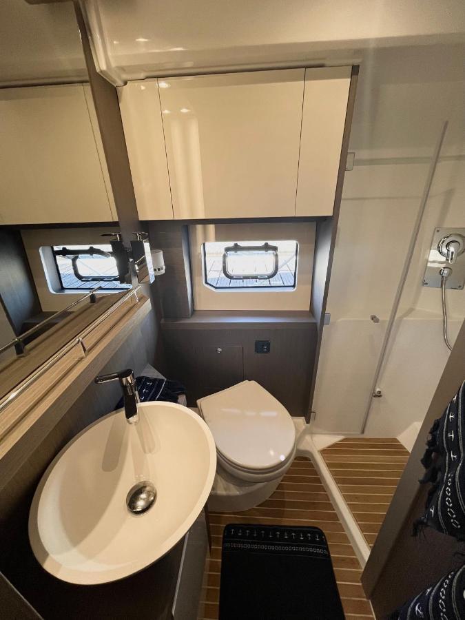 Puissance, Elegance Et Style, Yacht A Deauville Exteriér fotografie
